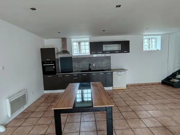 COLOCATION MAISON 131 m2 DE 4 CHAMBRES et atelier de 45 M2