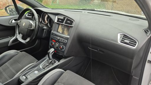 DS DS4 2.0 BLueHDI 180 EAT8 - Sport Chic – 2017 – 156960 km – Diesel – Boîte Automatique — photo 15