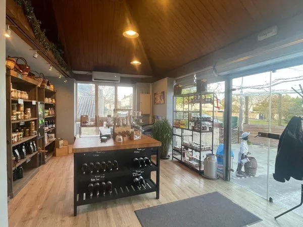 Bar Licence IV + terrasse - Axe passant RN10