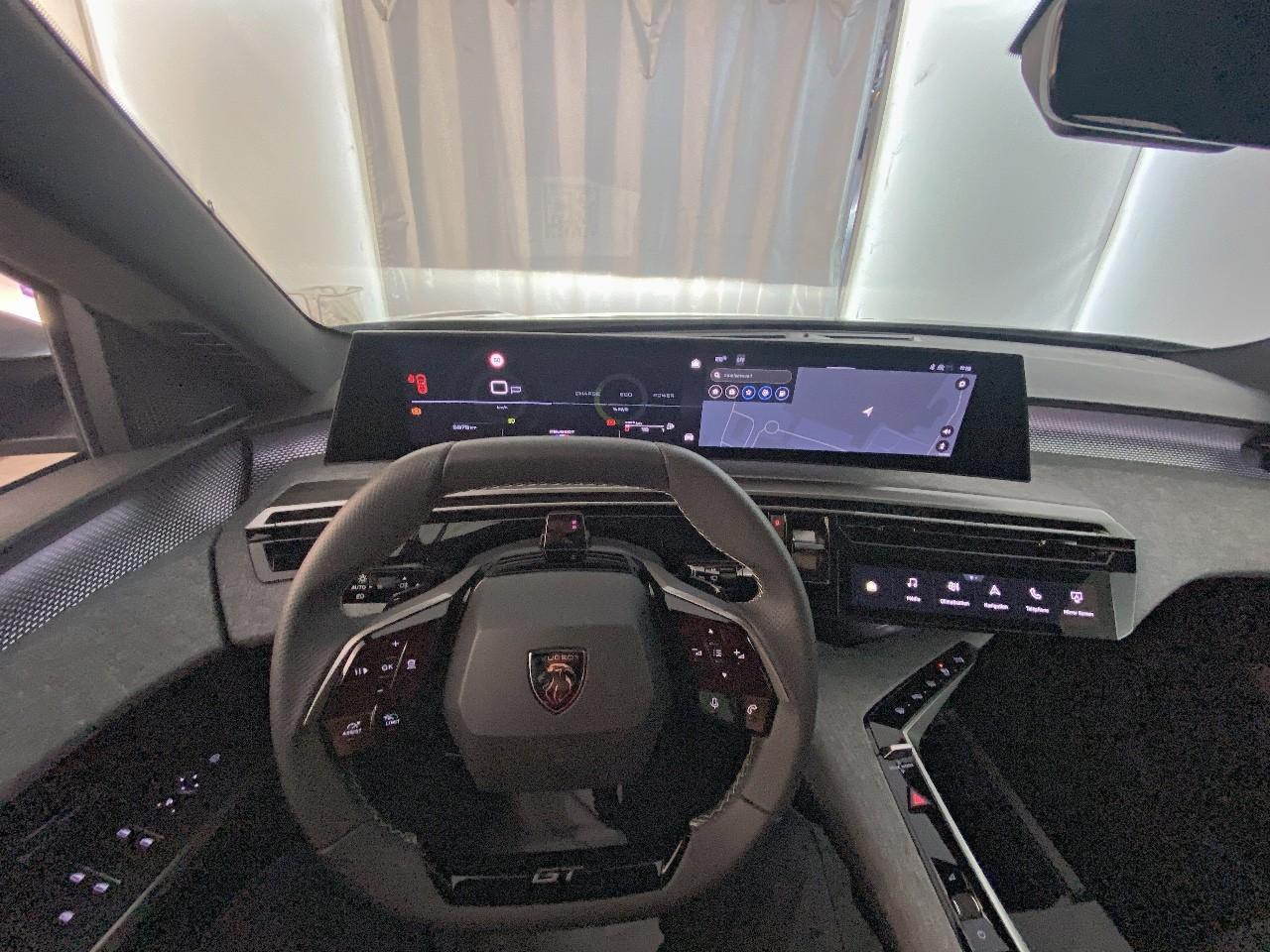 Peugeot 3008 hybrid 145 e-dcs6 gt — photo 12