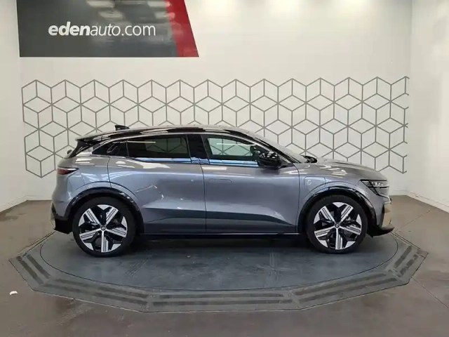 Renault Megane e-tech ev60 220 ch super charge — photo 6