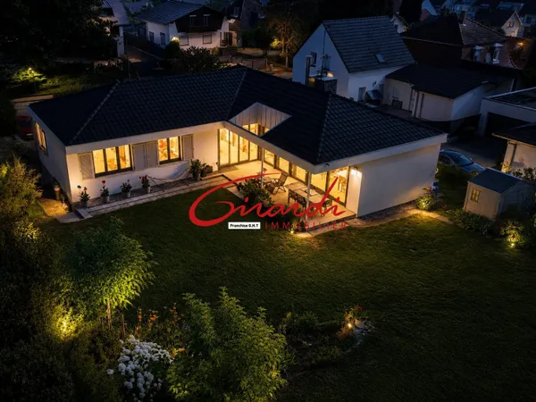 VILLA D'ARCHITECTE PLAIN-PIED 161 M2 SUR 14,9 ARES - 3 CHAMB