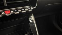 Peugeot 2008 1.2 PureTech 130ch S&S Style EAT8 — photo 30