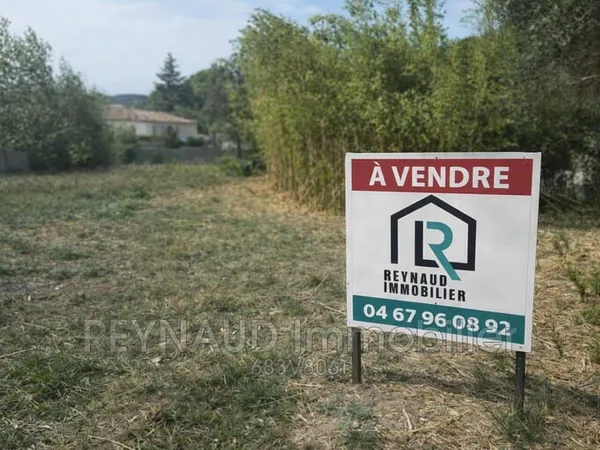 Terrain 300 m²