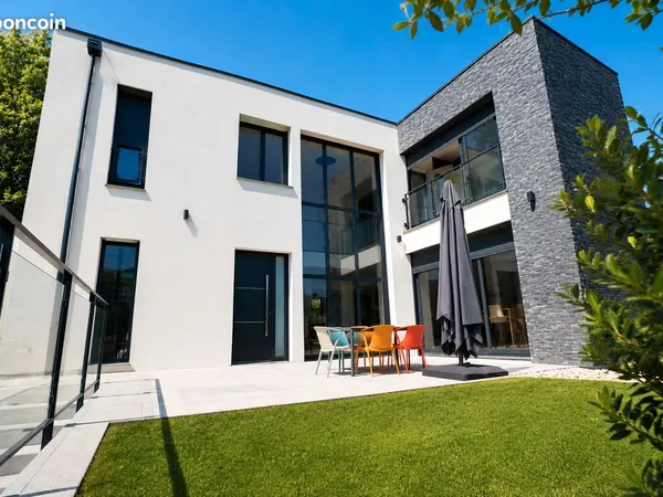 Maison 10 pièces 180 m²