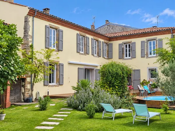Maison 9 pièces 275 m²