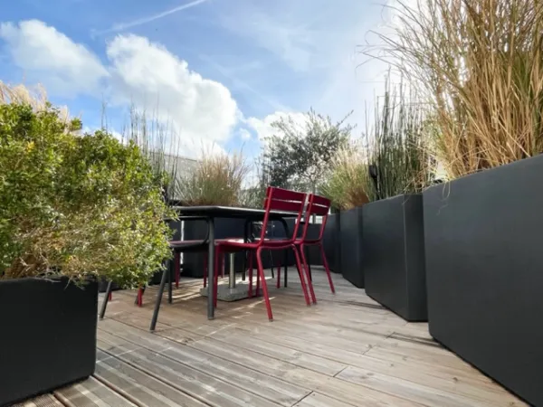 Vends appartement 138m² 4 chambres calme cave + terrasse 62m² 5ème étage Pt Mirabeau
