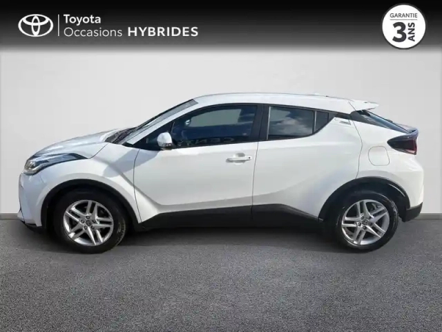 Toyota C-Hr 122h dynamic 2wd e-cvt my22 — photo 3