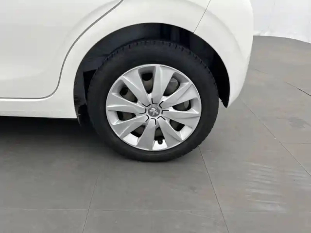Peugeot 108 vti 72ch bvm5 — photo 13