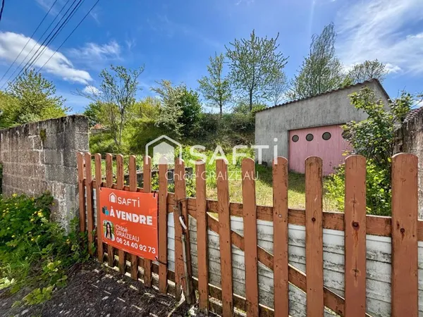 Terrain constructible de 327 m² avec garage