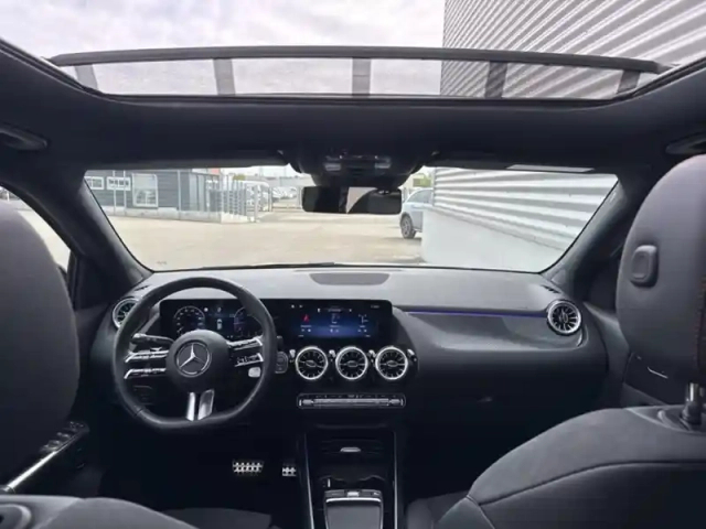 Mercedes Gla 200 d amg line — photo 11