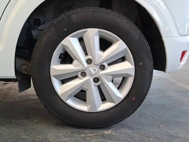 Dacia Sandero eco-g 100 - 22 — photo 10