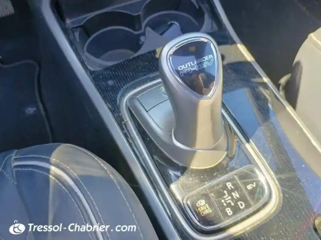 Mitsubishi Outlander 2.4l phev twin motor 4wd instyle — photo 24