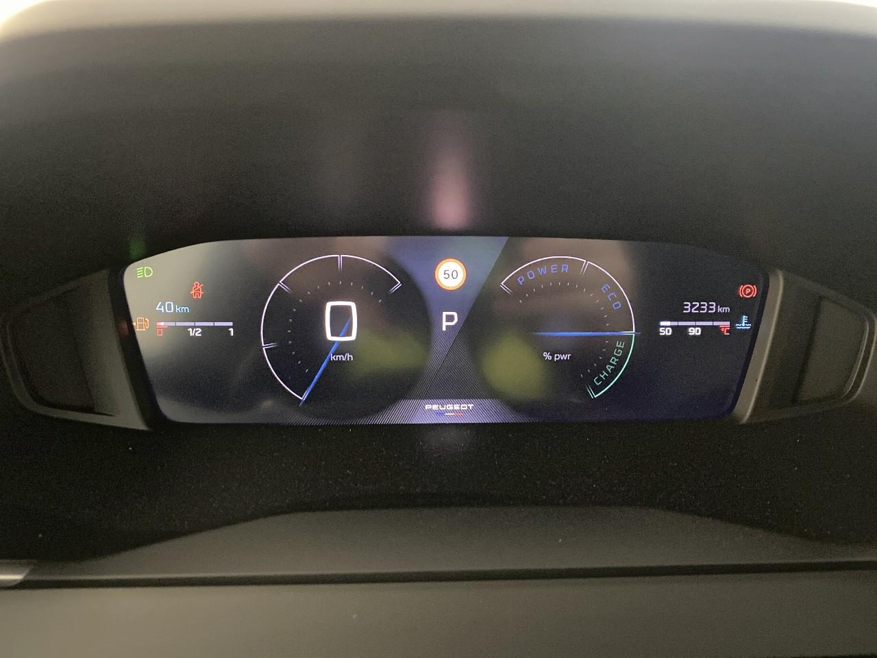 Peugeot 2008 hybrid 145 ch e-dcs6 allure — photo 13