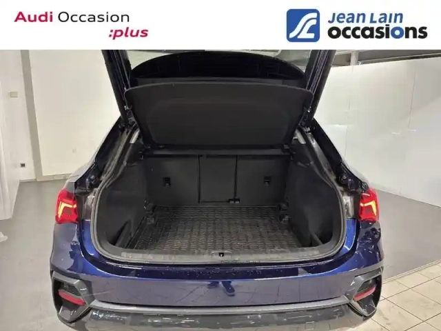 Audi Q3 sportback 35 tfsi 150 ch s tronic 7 — photo 10