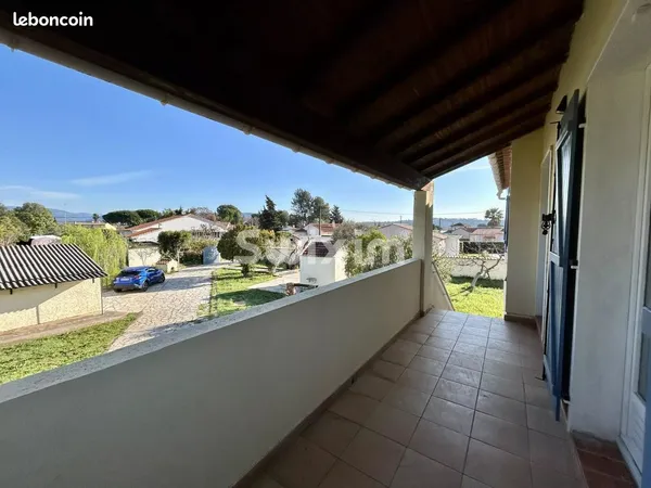 Villa 9 pièces 180 m²