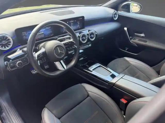 Mercedes Classe A 200 d berline amg line — photo 12