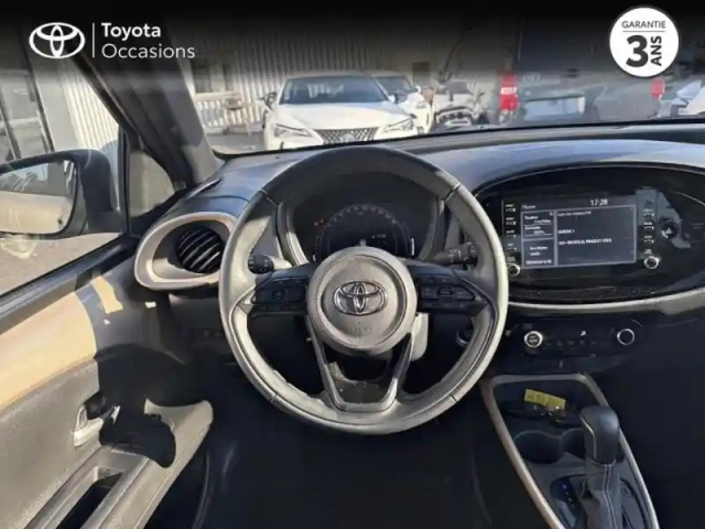 Toyota Aygo x 1.0 vvt-i 72ch design s-cvt — photo 2