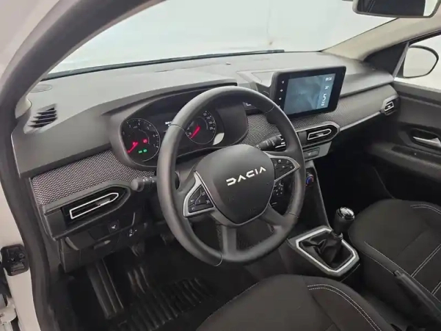 Dacia Sandero sce 65 — photo 190