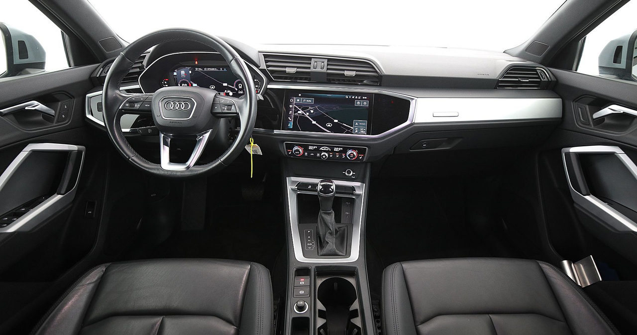 Audi Q3 — photo 16