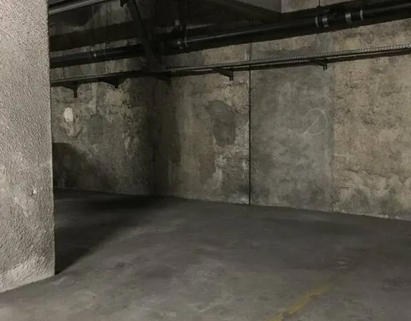 Garage/Parking