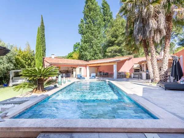 A VENDRE MAISON T4 AVEC PISCINE ET DEPENDANCE T2 A LA COURONNE