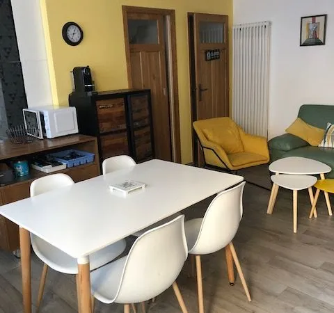 Tres agreable appartement t3 meuble avec terrasse proche centre ville