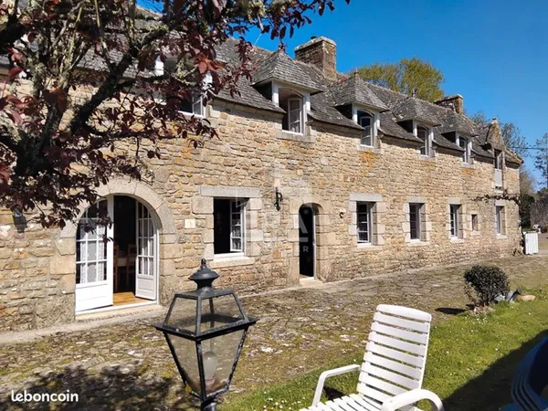 Maison 11 pièces 245 m²