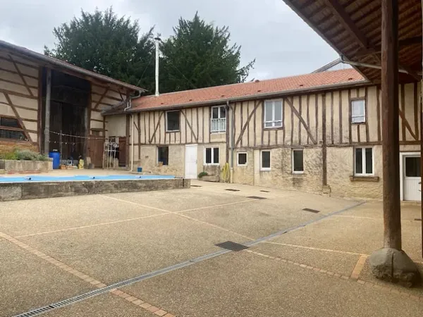 Maison 12 pièces 300 m²
