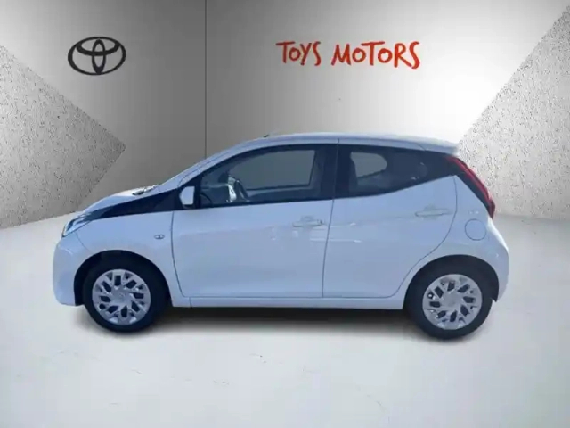 Toyota Aygo 1.0 vvt-i x-play — photo 2