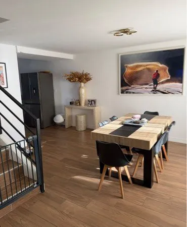 Maison de village T5 de 120 m² entièrement rénovée - Cadolive
