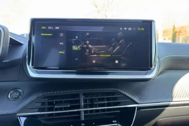 Peugeot 2008 hybrid 136 e-dcs6 — photo 26