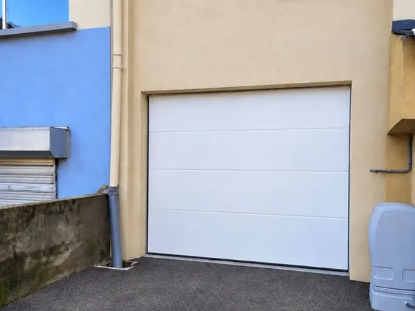 Garage / Box (Avec Electricité)