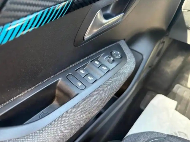 Peugeot 208 puretech 100 s&amp;s bvm6 style — photo 20