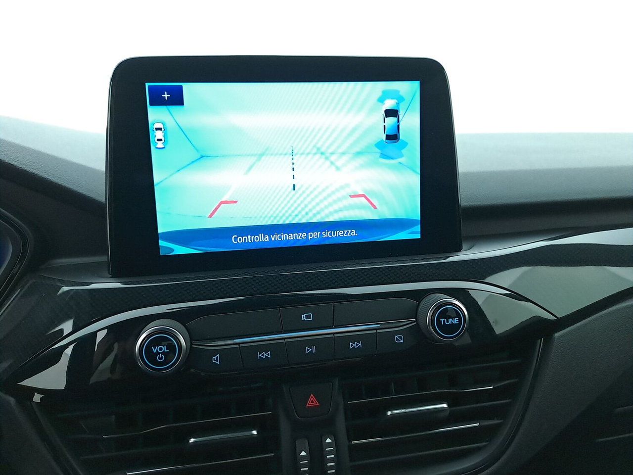 Ford Kuga — photo 10
