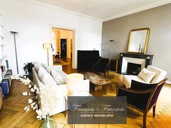 Appartement hyper centre ancien