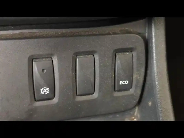 Dacia Duster 1.5 dci 110ch black touch 4x2 + attelage — photo 27