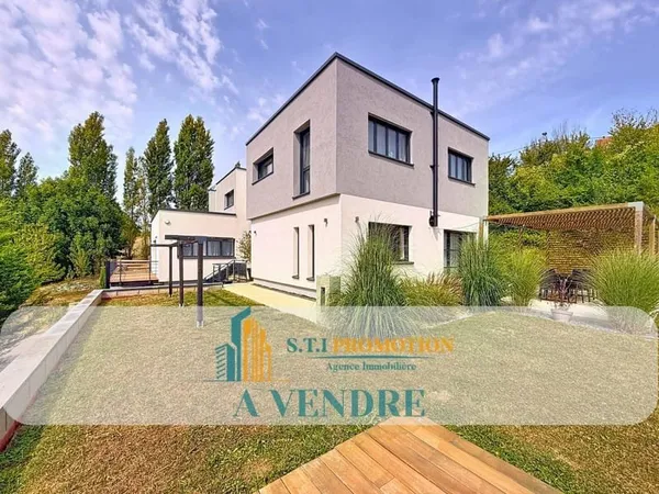 Maison 10 pièces 250 m²