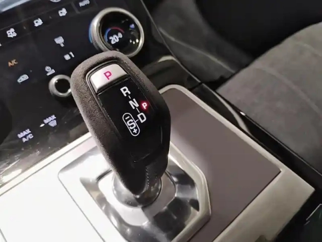 Land Rover Range Rover evoque mark i p300e phev awd bva8 — photo 24