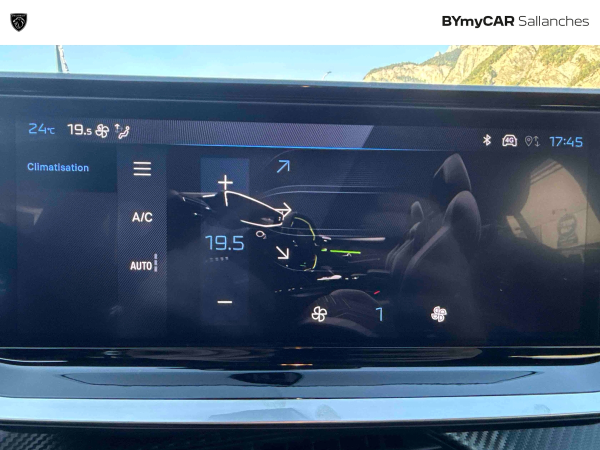 Peugeot 208 100 S&amp;S BVM6 — photo 22