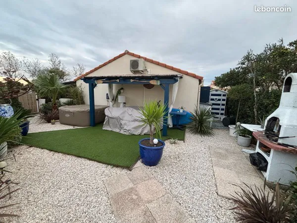 Maison au bord de l'étang
