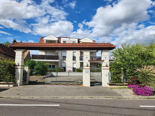 Niederhausbergen - F3 de 65 m² en rez-de-jardin avec terrasse de 20 m² et grand garage de 22 m²