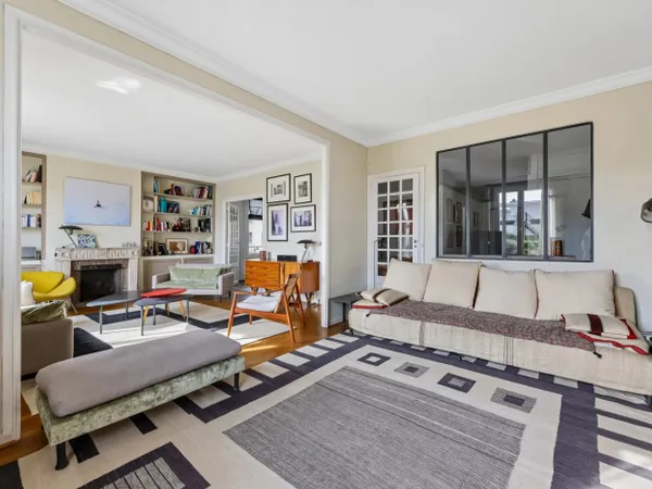 Appartement familial et de réception en étage élevé - vue dégag