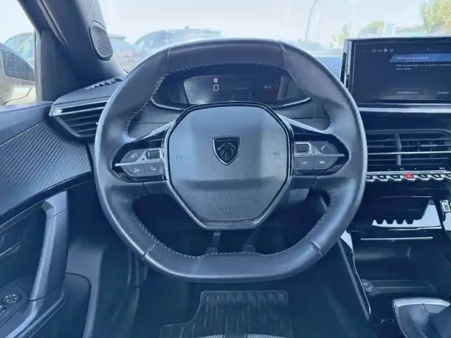Peugeot 2008 puretech 100 s&amp;s bvm6 — photo 9