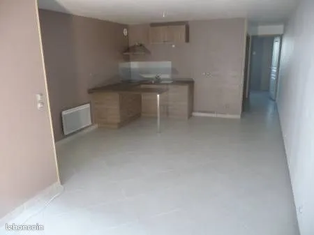 Loue F2 avec terrasse