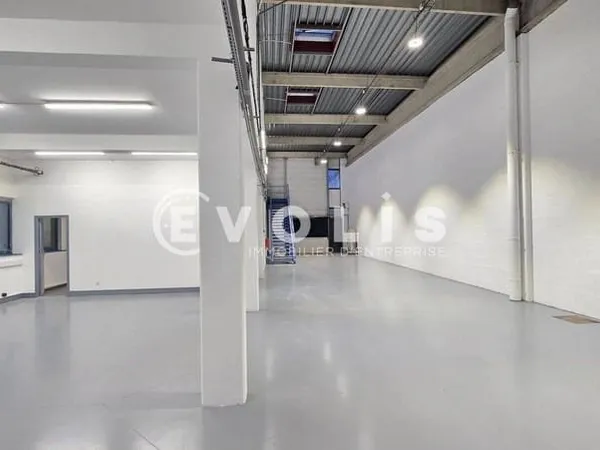 Local d'activité 639 m²