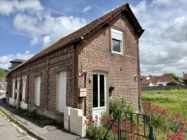 MAISON EN BRIQUES, SITUÉE PROCHE DE BLANGY-SUR-BRESLE