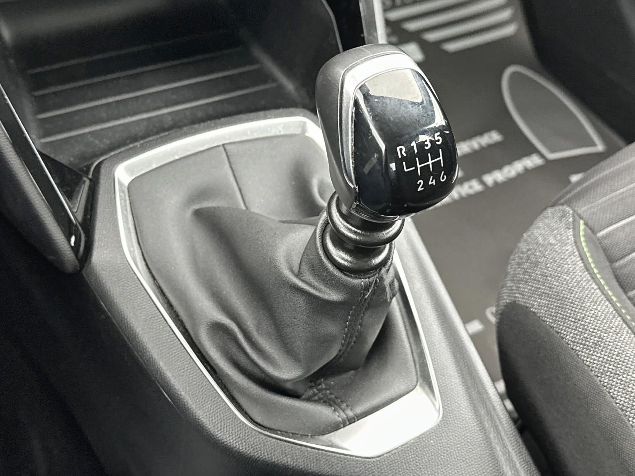 Peugeot 208 puretech 100 s&s bvm6 active — photo 28