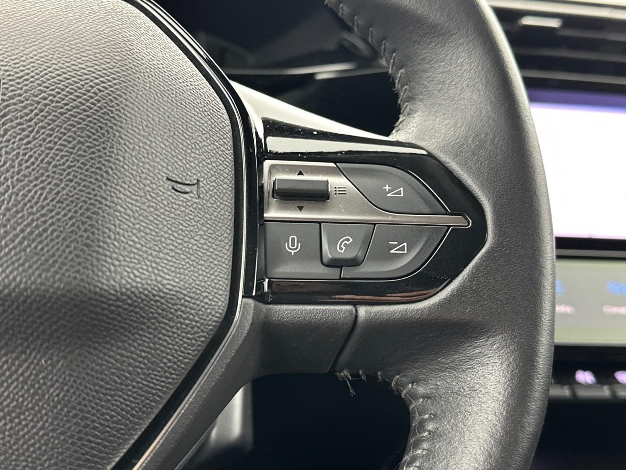 Peugeot 308 phev 180 e-eat8 allure — photo 19