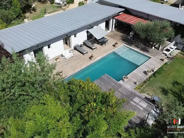 Villa 5 pièces 195 m²